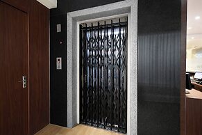 Fabhotel The Stem