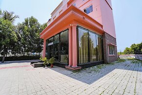 Fabhotel Grand & Resorts