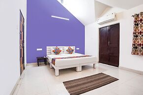 Fabhotel Triple Beach House
