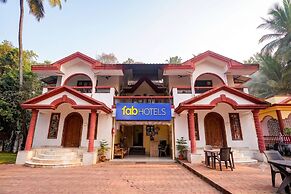 Fabhotel Triple Beach House