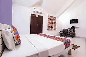 Fabhotel Triple Beach House