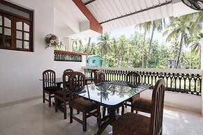 Fabhotel Triple Beach House