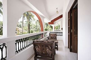 Fabhotel Triple Beach House