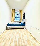 Quiet Private Room Near FAC Platz