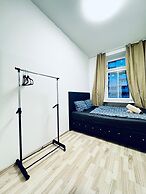 Quiet Private Room Near FAC Platz