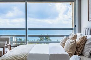 Signature Seaview Penthouse Studio