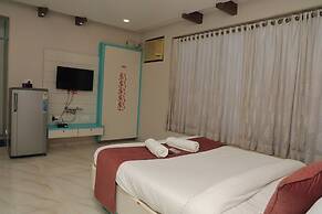 Raval Resort