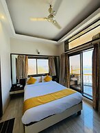 Raval Resort
