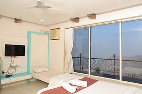 Raval Resort