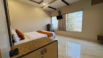 Raval Resort