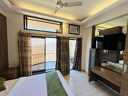 Raval Resort