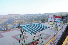 Raval Resort