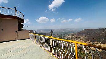 Raval Resort