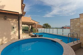 Holiday Home Vele With Pool
