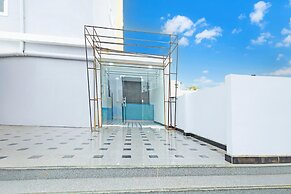 Suiteftl Kompally Property