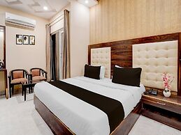 Super Deluxe Roomgk Residency