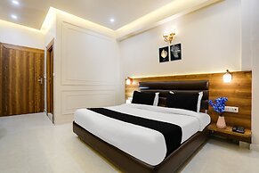 Classic With Balconyhaldwani INN