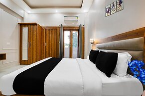 Classic With Balconyhaldwani INN