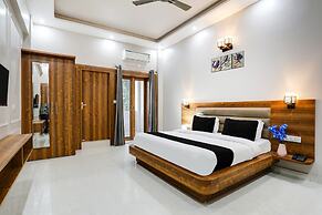Classic With Balconyhaldwani INN
