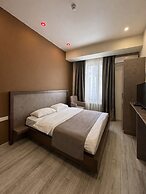 Fama 12 Hotel