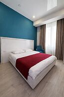 Fama 12 Hotel