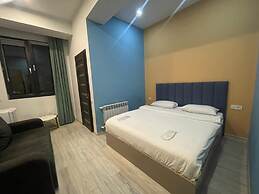 Fama 12 Hotel