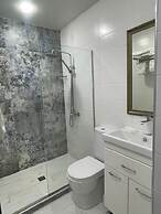 Fama 12 Hotel