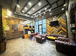 Fama 12 Hotel