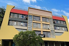 Townhouse Oak PTC Indore Junction