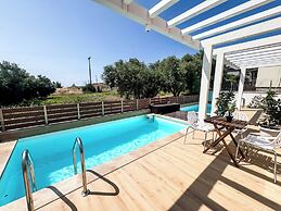 Seaside Pool Villas