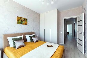 Three-room apartment near Avia Mall