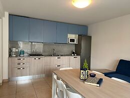 Seaside Flat With Spacious Balcony