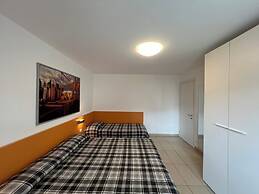 Seaside Flat With Spacious Balcony