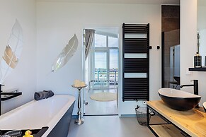 Penthouse With Beach View
