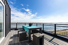 Penthouse With Beach View