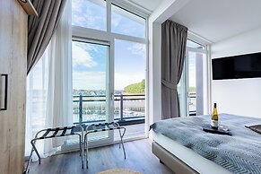 Penthouse With Beach View