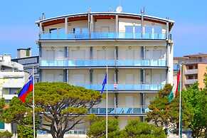 Central Lignano Flat With Balcony