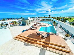 DUCASSI SUITES STUDIOS HOTEL BEACH CLUB