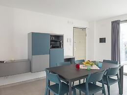 Bright Apartment With Balconies