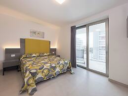 Central Flat 150 mt From Beach