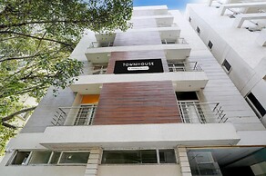 Classic With Balconyroyal Avenue