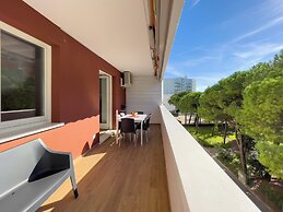 Modern Seaside Flat With Spacious Balcony