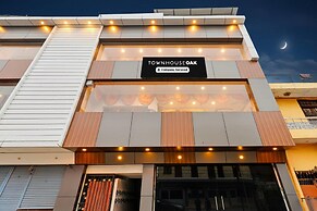 Super Townhouse Oak Kanpur