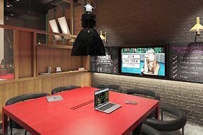 Moxy Belgrade Skadarlija