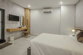 The Sun Hotel