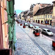 Noemi Old Town