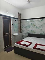 Guru Mauli Yatri Nivas