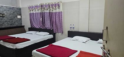 Guru Mauli Yatri Nivas