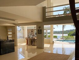 Romantic Waterfront Villa for 6