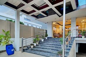 Super Townhouse Hatigaon